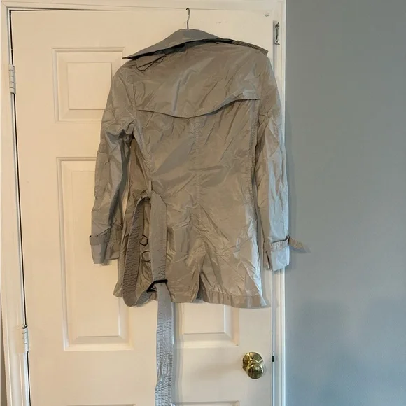 Burberry Women's Gray Trench Coat - Picture 8 of 8